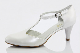 Gyöngyházfényű felvezetőpántos menyasszonyi cipő  Tara
