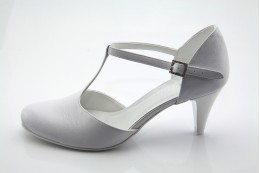 April fehér esküvői menyasszonyi cipő