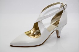 Menyasszonyi cipő gyöngyház Alba